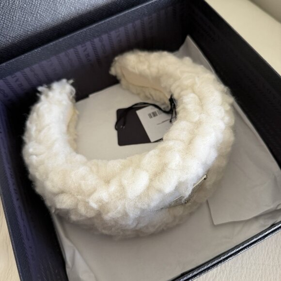 NWT PRADA SHEARLING HAIRBAND HEADBAND WHITE 100% Authentic W/box - Picture 10 of 11